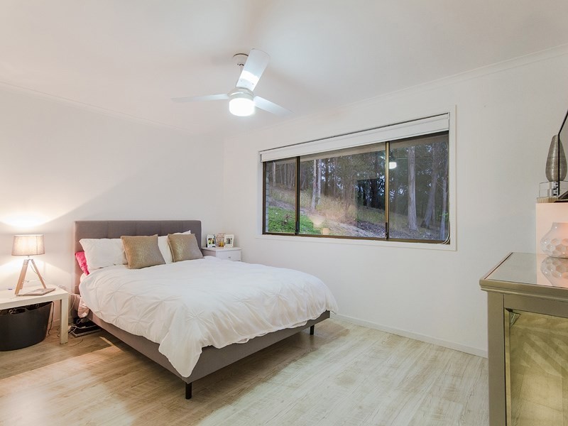 11 Kimmuli Drive, Elanora QLD 4221