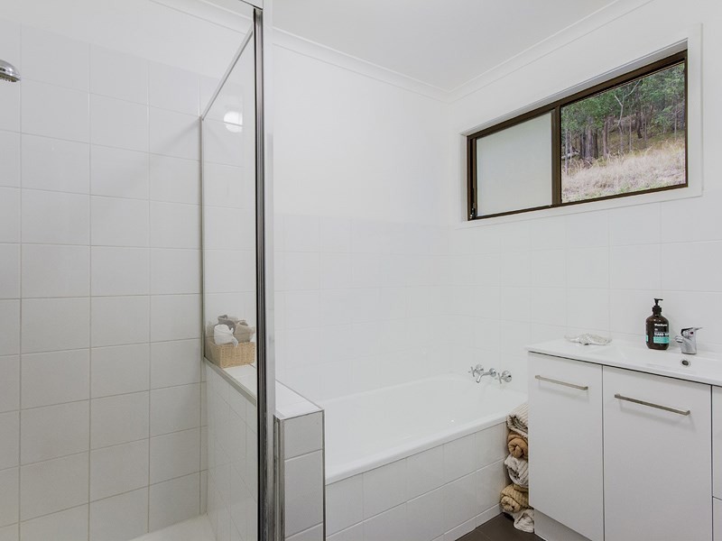 11 Kimmuli Drive, Elanora QLD 4221