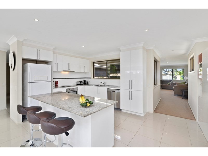 19 Walnut Street, Elanora QLD 4221