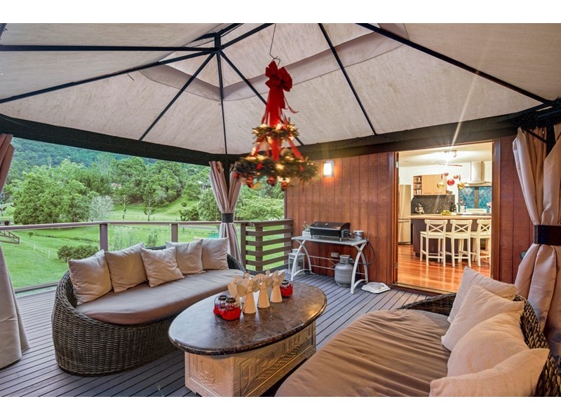 10 Des Quinlan Crescent, Tallebudgera Valley QLD 4228