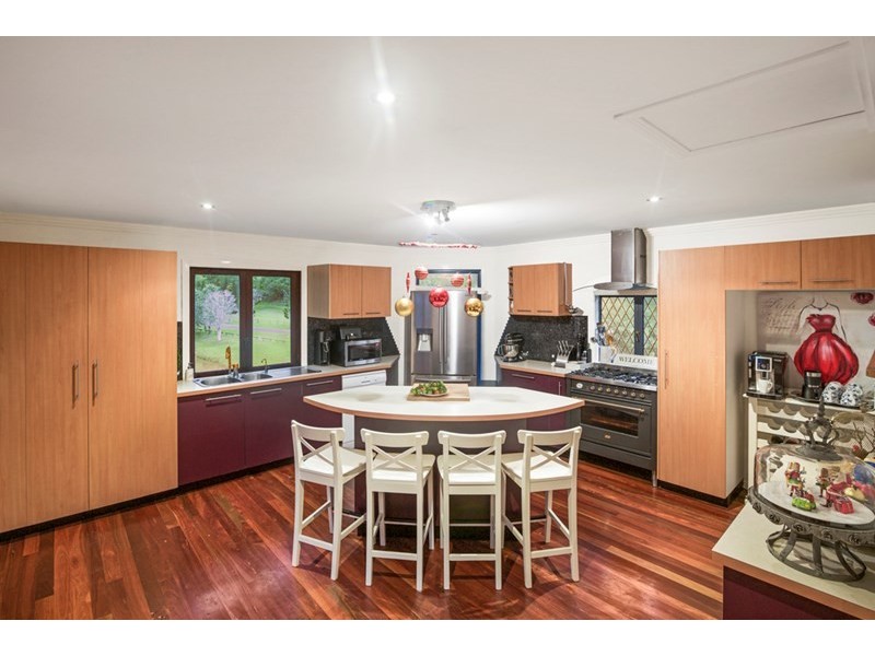 10 Des Quinlan Crescent, Tallebudgera Valley QLD 4228