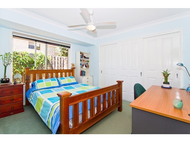 18 Hibertia Avenue, Elanora QLD 4221