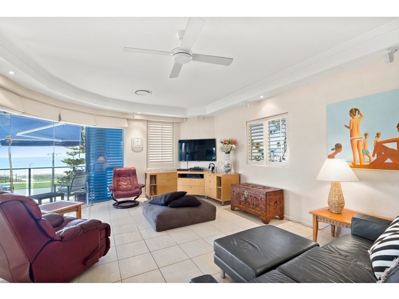 2/199 Golden Four Drive, Bilinga QLD 4225
