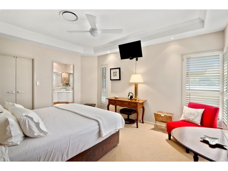 2/199 Golden Four Drive, Bilinga QLD 4225