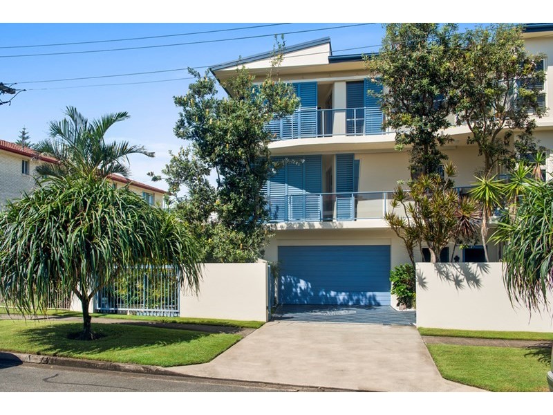 2/199 Golden Four Drive, Bilinga QLD 4225