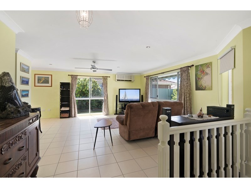 18 Bergamont Street, Elanora QLD 4221