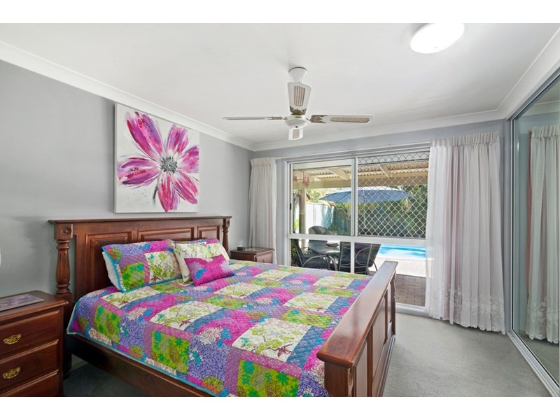 18 Bergamont Street, Elanora QLD 4221