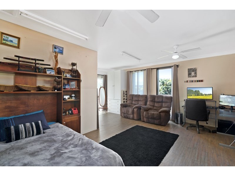 18 Bergamont Street, Elanora QLD 4221