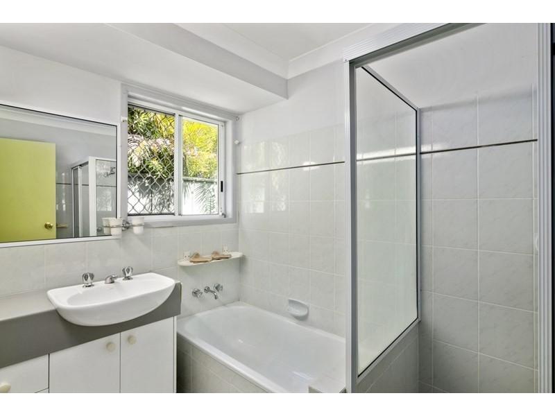 18 Bergamont Street, Elanora QLD 4221