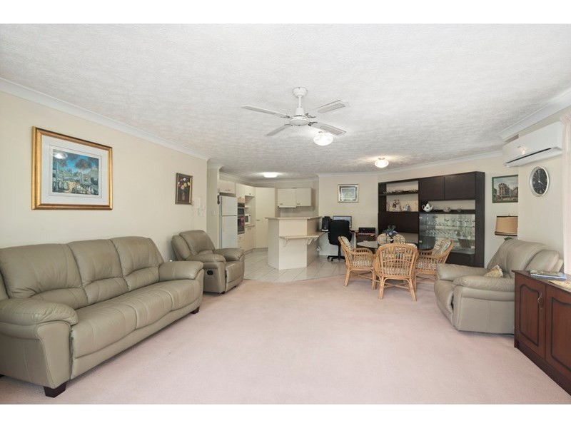 2/9 Saint Kilda Avenue, Broadbeach QLD 4218