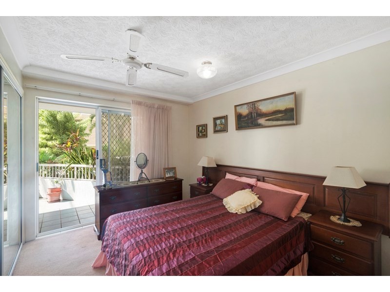 2/9 Saint Kilda Avenue, Broadbeach QLD 4218