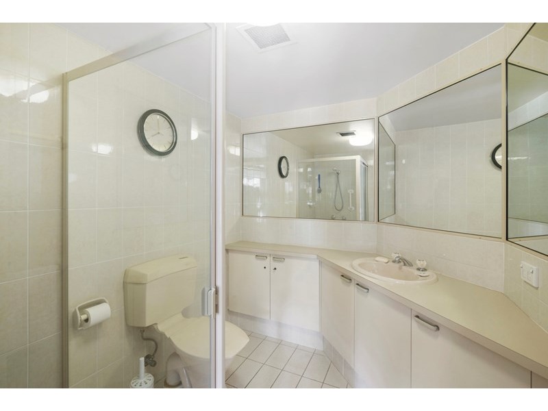 2/9 Saint Kilda Avenue, Broadbeach QLD 4218