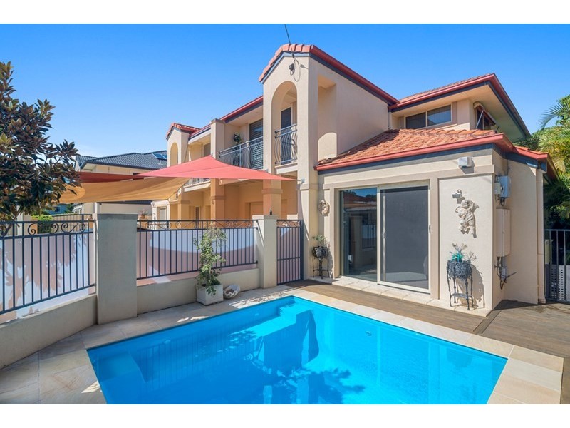 2/30 Hawaii Avenue, Palm Beach QLD 4221