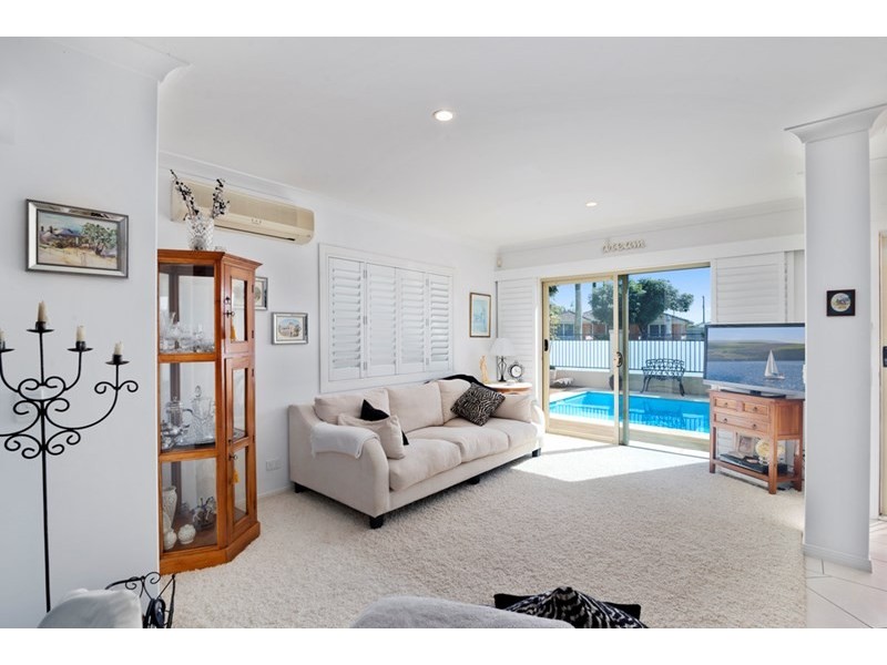 2/30 Hawaii Avenue, Palm Beach QLD 4221