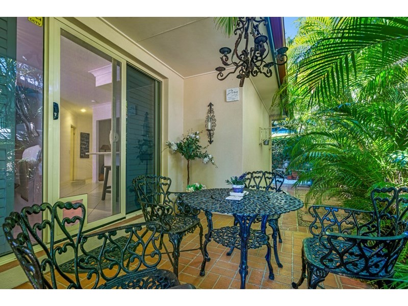 2/30 Hawaii Avenue, Palm Beach QLD 4221