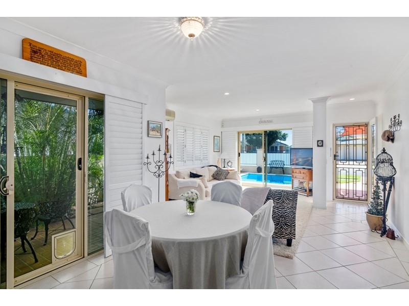 2/30 Hawaii Avenue, Palm Beach QLD 4221