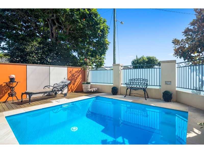 2/30 Hawaii Avenue, Palm Beach QLD 4221