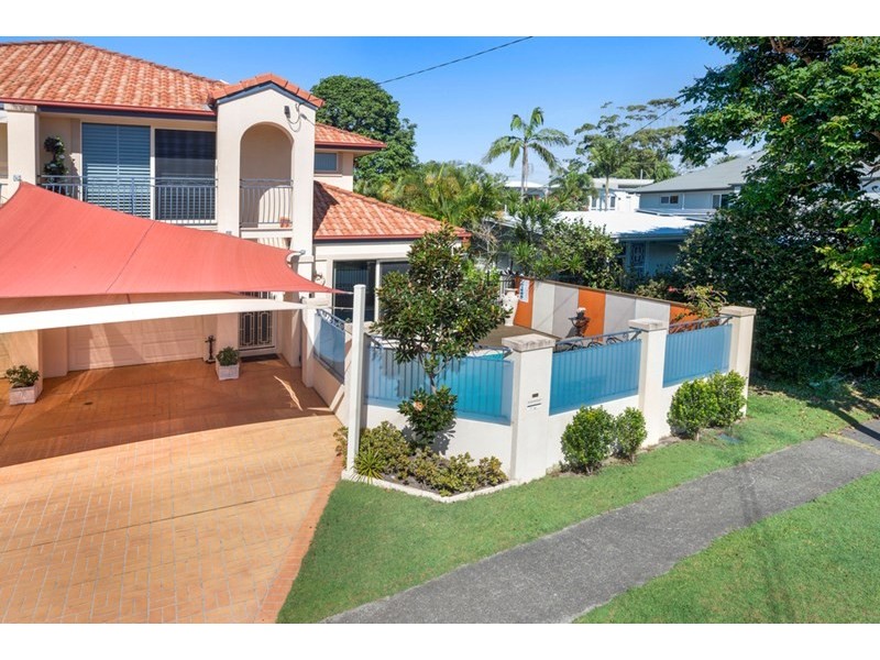 2/30 Hawaii Avenue, Palm Beach QLD 4221