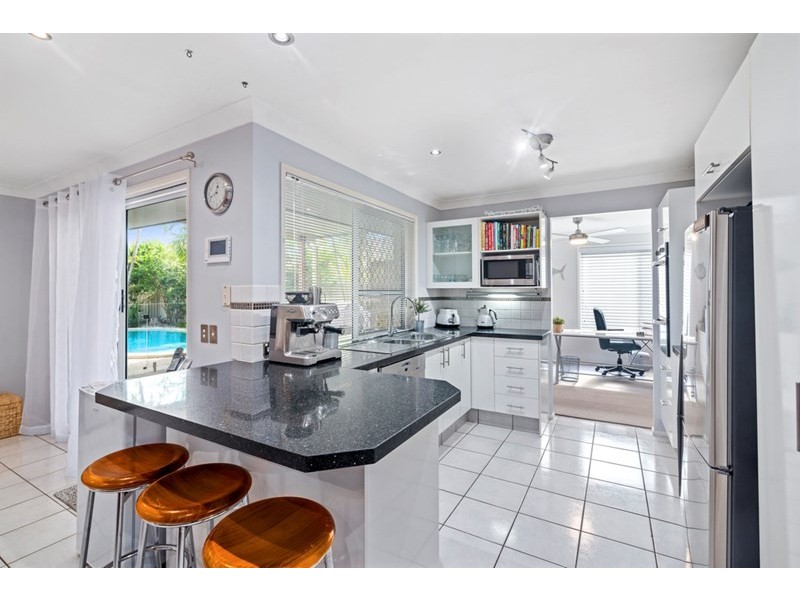 34 Bergamont Street, Elanora QLD 4221