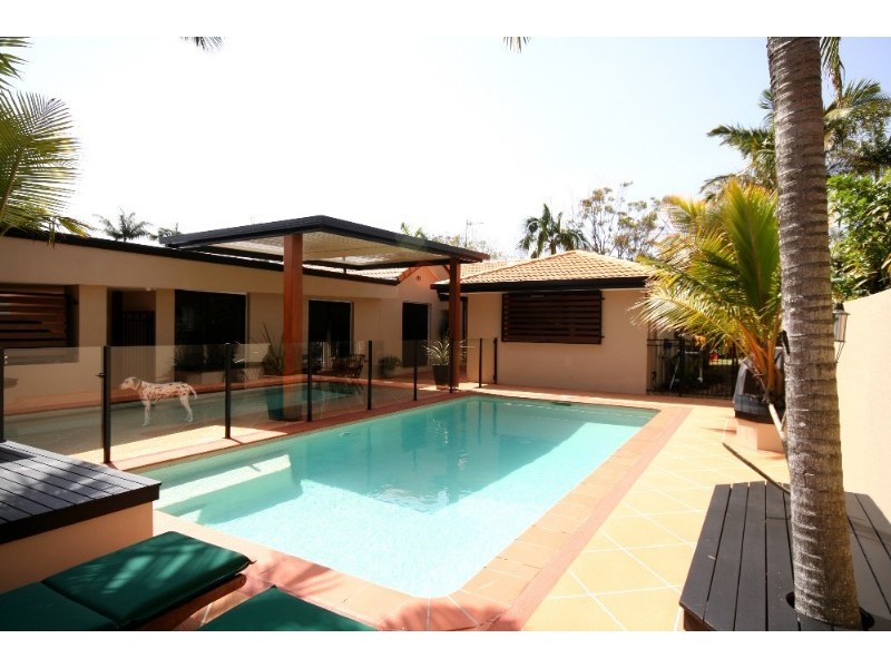 27 Melaleuca Drive, Palm Beach QLD 4221