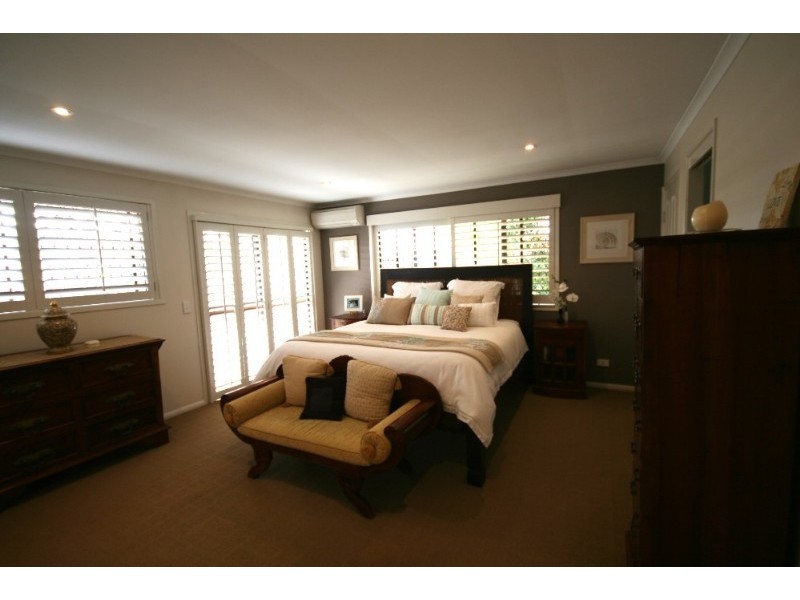 27 Melaleuca Drive, Palm Beach QLD 4221