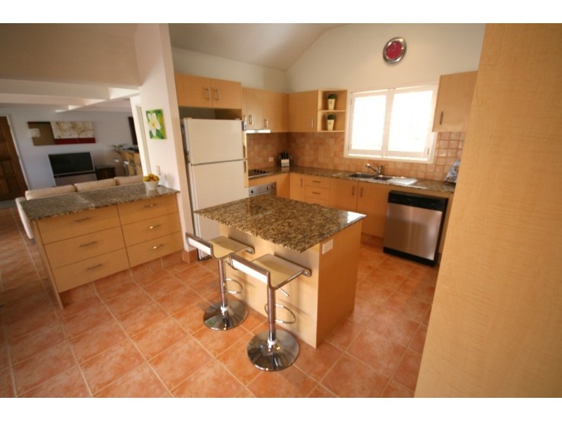 27 Melaleuca Drive, Palm Beach QLD 4221