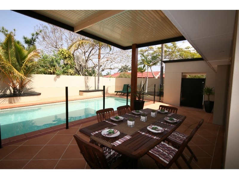 27 Melaleuca Drive, Palm Beach QLD 4221