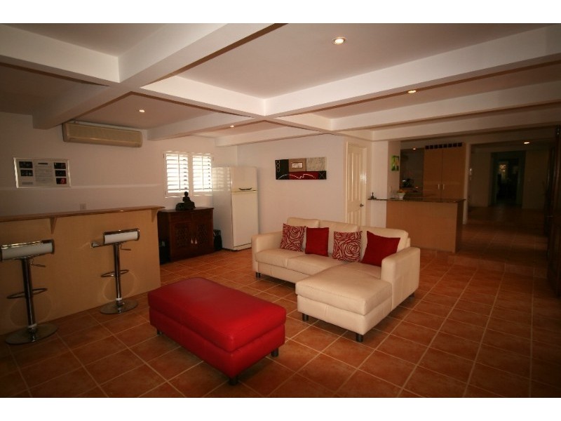 27 Melaleuca Drive, Palm Beach QLD 4221