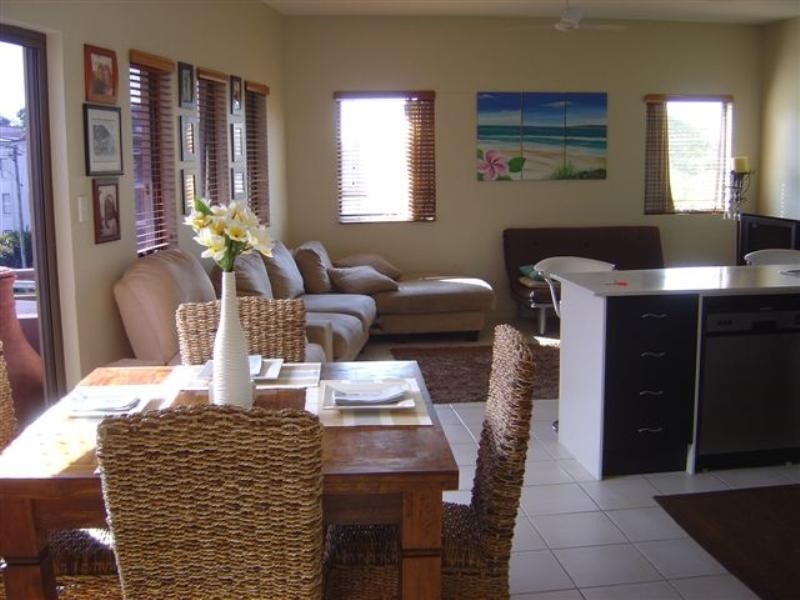 4/77 Mclean Street, Coolangatta QLD 4225