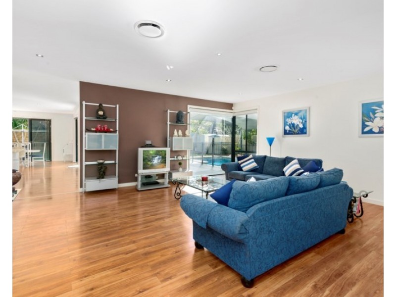 15 Laceflower Court, Reedy Creek QLD 4227