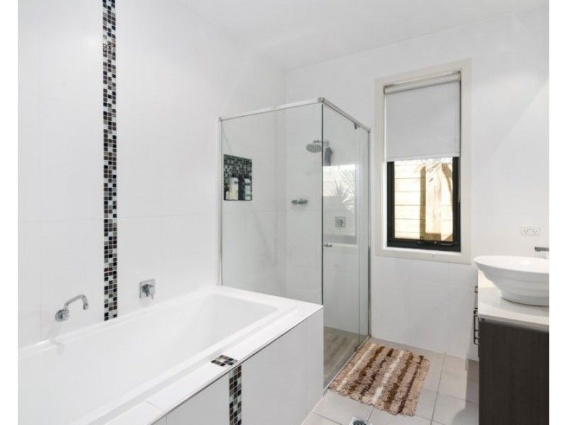 15 Laceflower Court, Reedy Creek QLD 4227