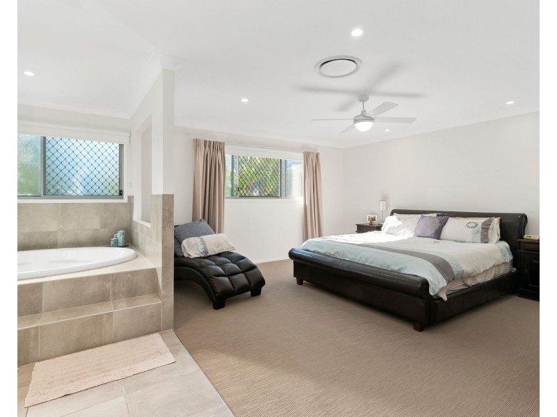 1/23 Hawaii Avenue, Palm Beach QLD 4221