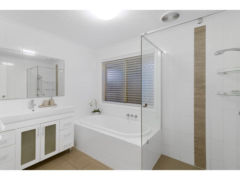 44 Avocado Street, Elanora QLD 4221