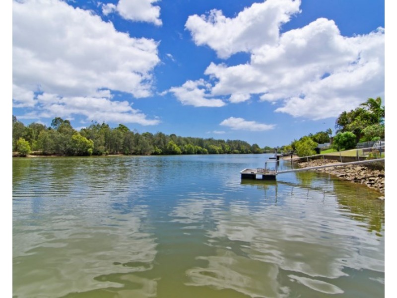 27 Cosmos Court, Elanora QLD 4221