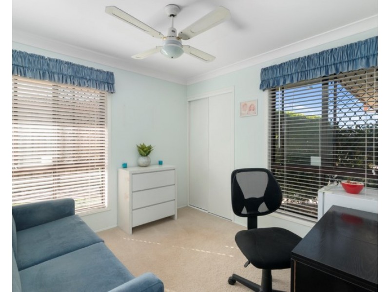 27 Cosmos Court, Elanora QLD 4221