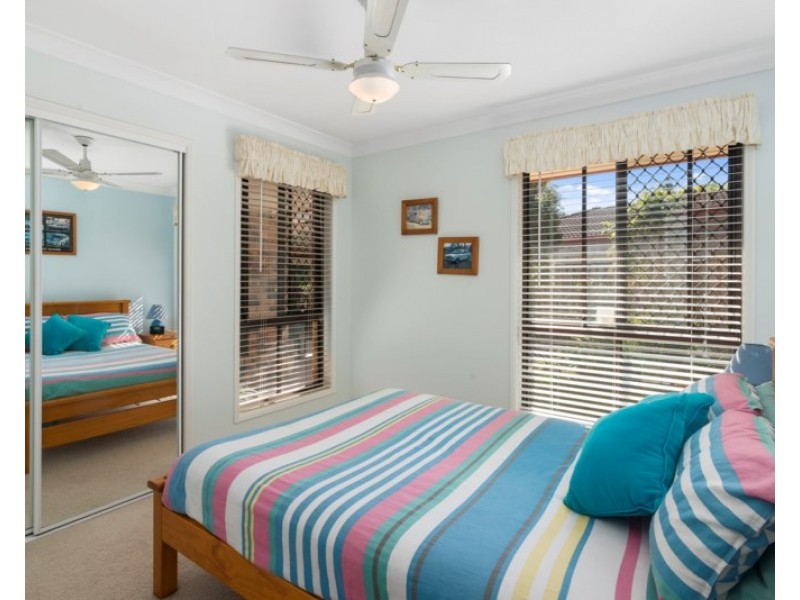 27 Cosmos Court, Elanora QLD 4221