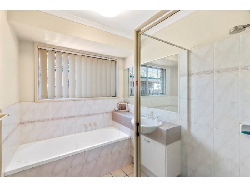 12 Silver Glade Drive, Elanora QLD 4221