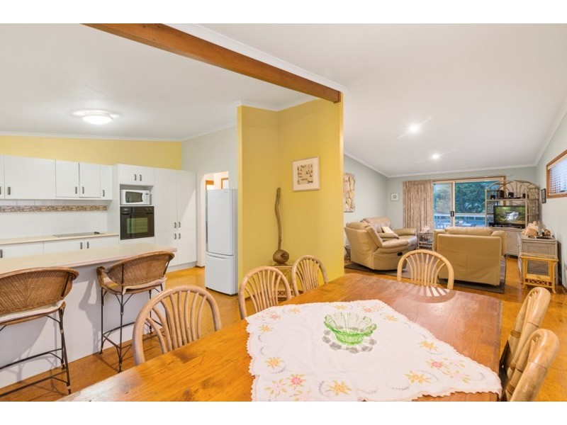 17 Page Parade, Burleigh Heads QLD 4220