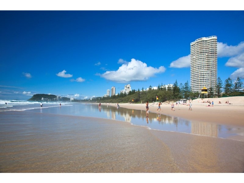 17 Page Parade, Burleigh Heads QLD 4220