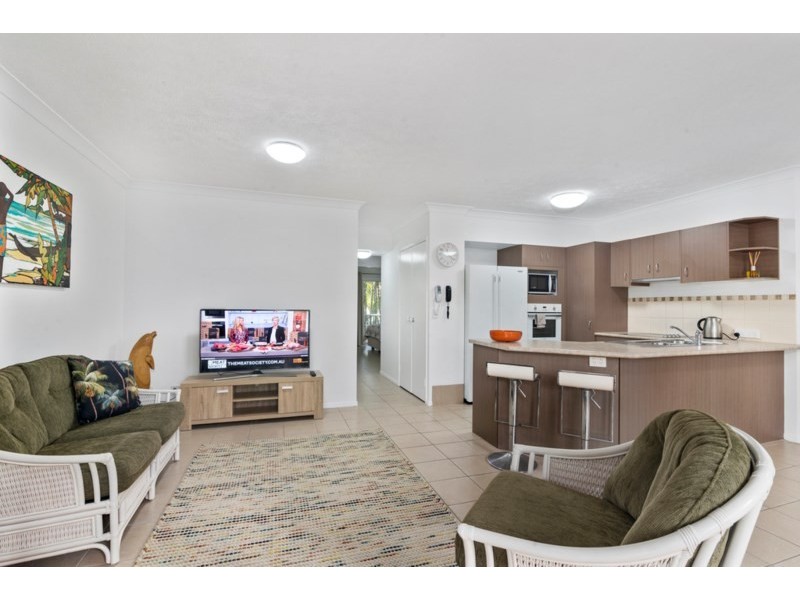 4/7 Redondo Avenue, Miami QLD 4220