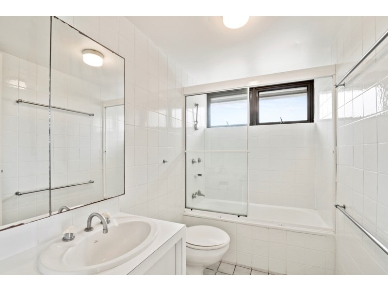 4/794 Pacific Parade, Currumbin QLD 4223