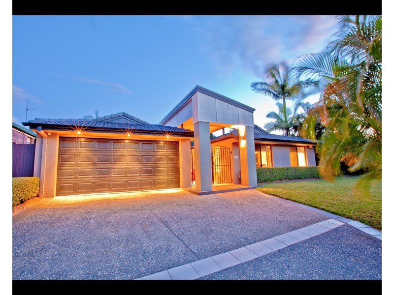 18 Lothian Avenue, Sorrento QLD 4217