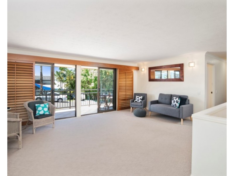 7 Bindoon Close, Elanora QLD 4221