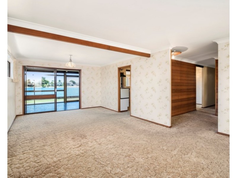 160 Mallawa Drive, Palm Beach QLD 4221