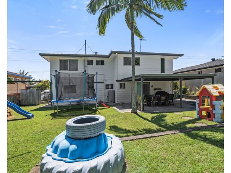 175 Mallawa Drive, Palm Beach QLD 4221