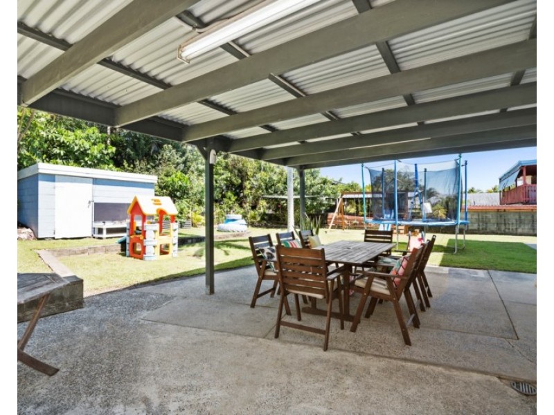 175 Mallawa Drive, Palm Beach QLD 4221