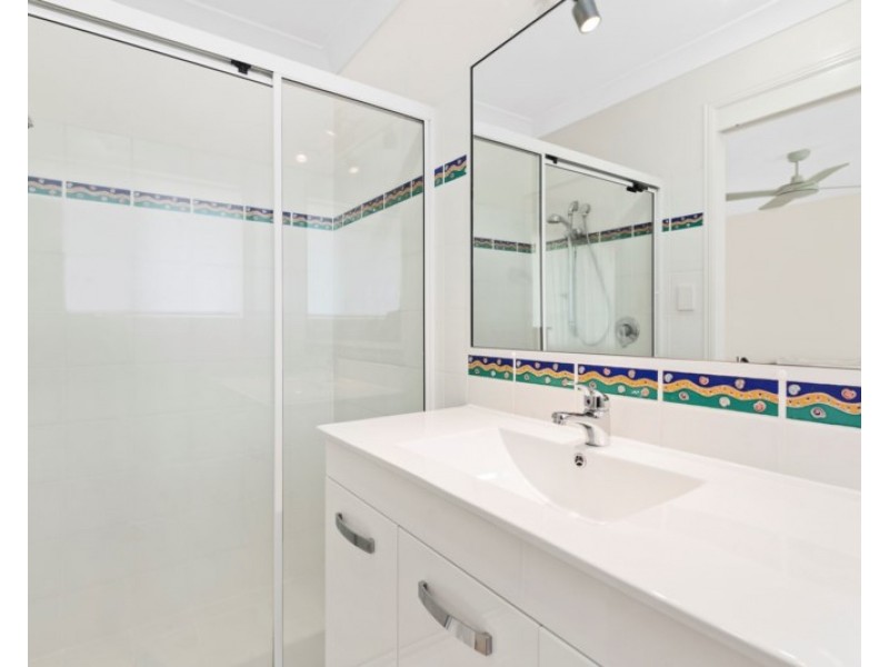 2/63 Laguna Avenue, Palm Beach QLD 4221