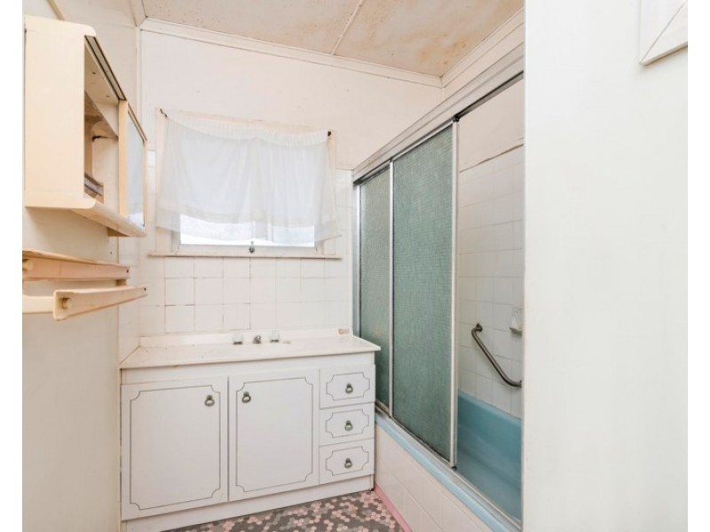 21 Kitchener Street, Tugun QLD 4224