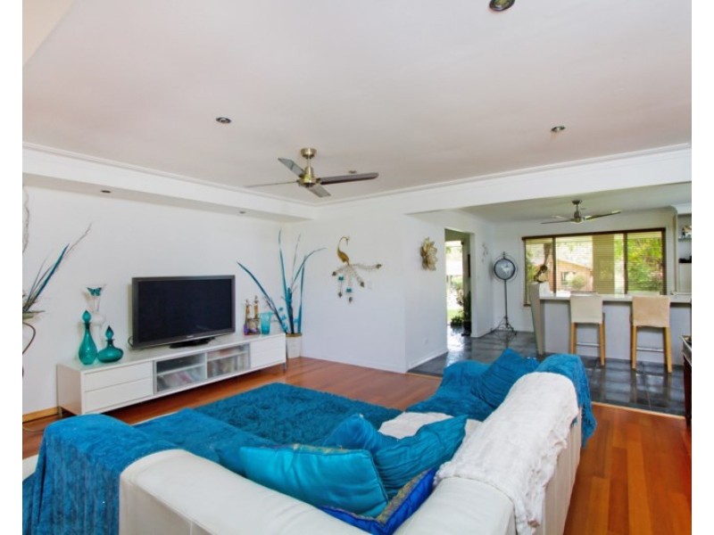 8 Tierney Drive, Currumbin Waters QLD 4223