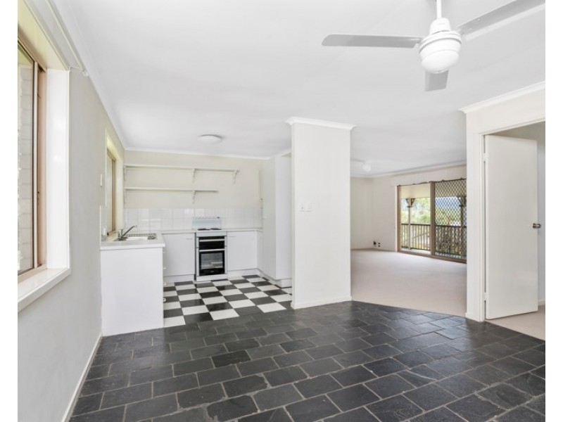 33 Balsa Street, Elanora QLD 4221